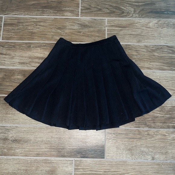St John Collection by Marie Gray black knit pleated skirt - Picture 1 of 4